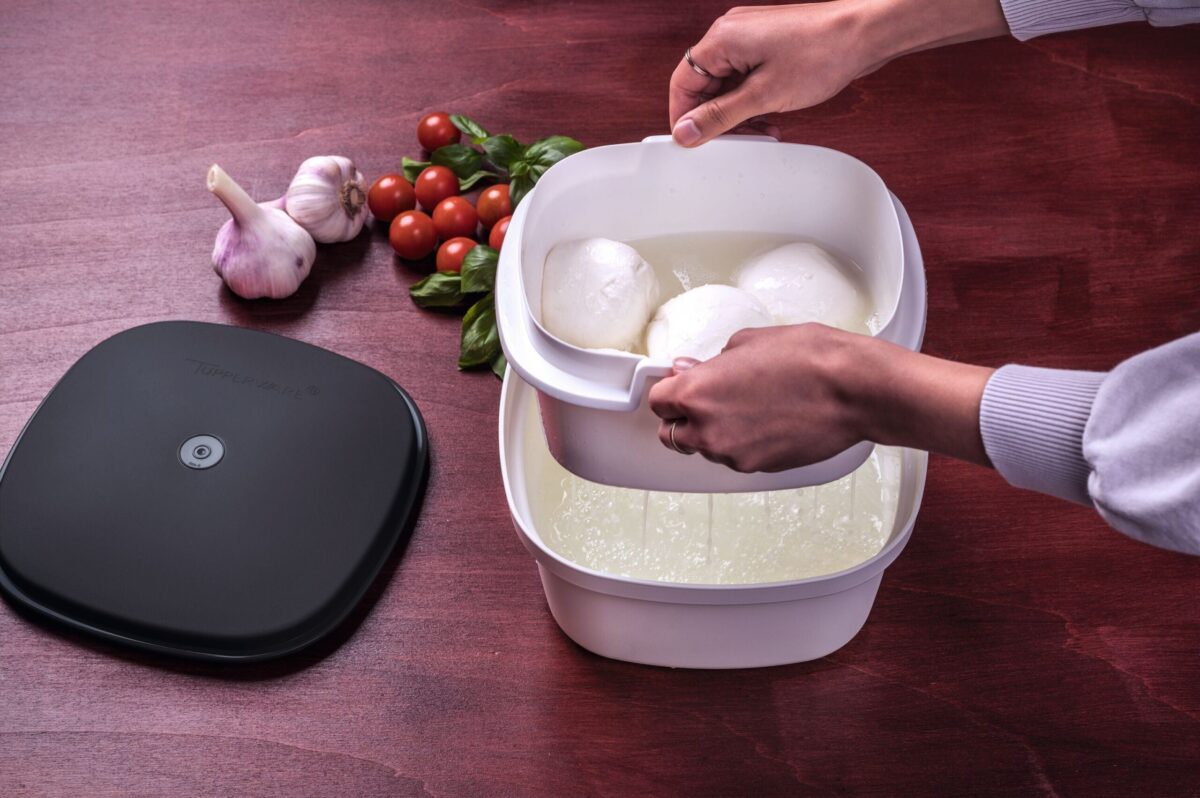 Multi Server 3L with Colander - Image 3