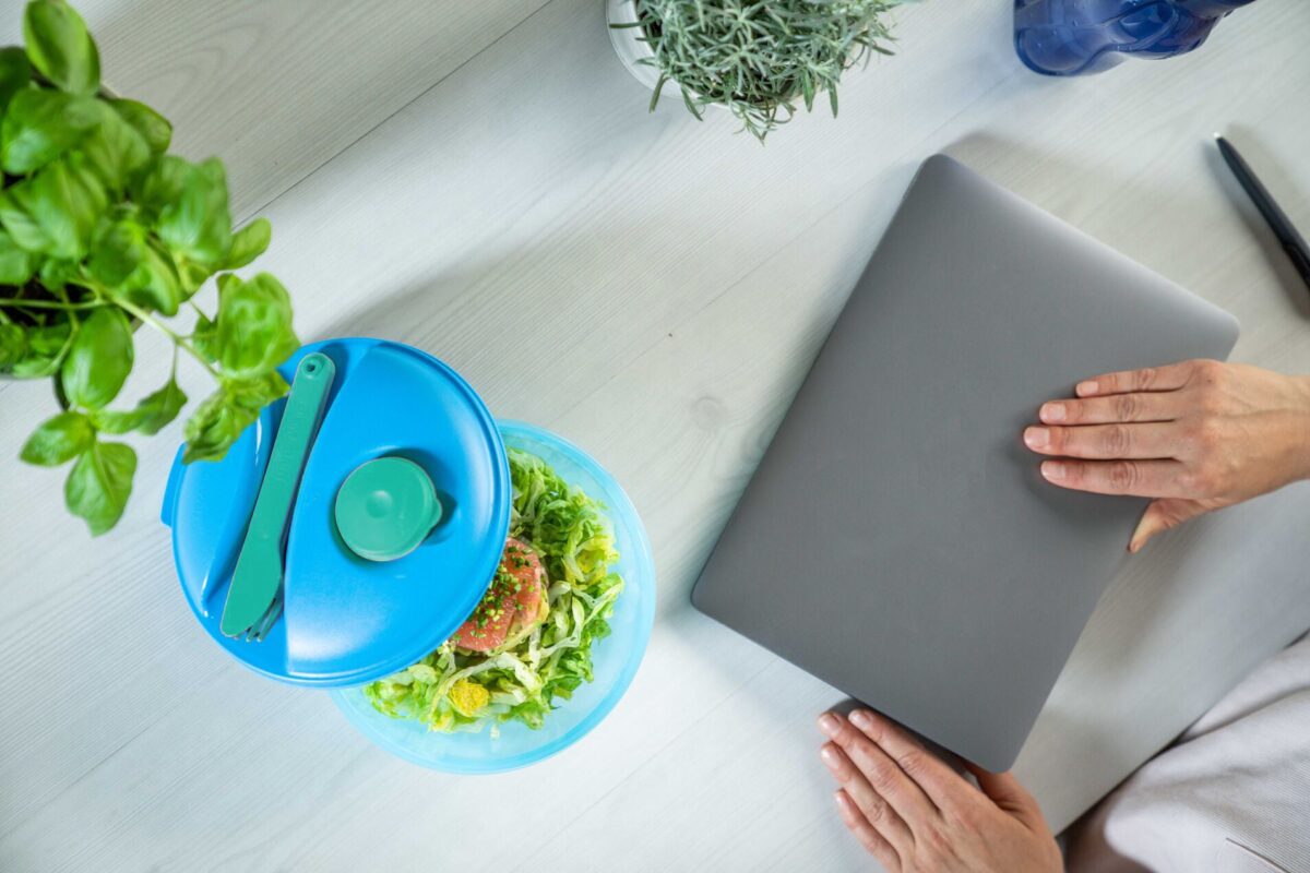 Salad On The Go 1.5L + Mini Container 60 ml + Fork n Knife - Image 4