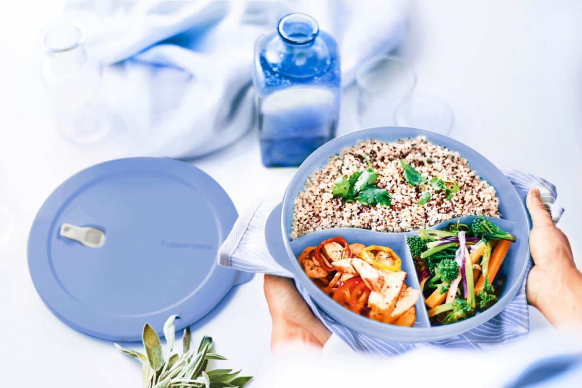 Microwave Divided Dish 1.4L - Image 2