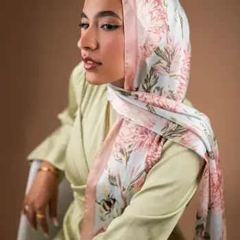 Honey Blooms in Satin